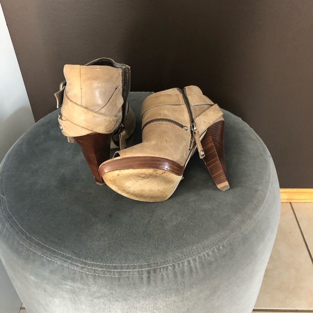 Guess Booties - Picture 5 of 5